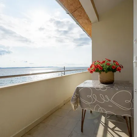 Spacious Near The Sea Apartment Zadar
